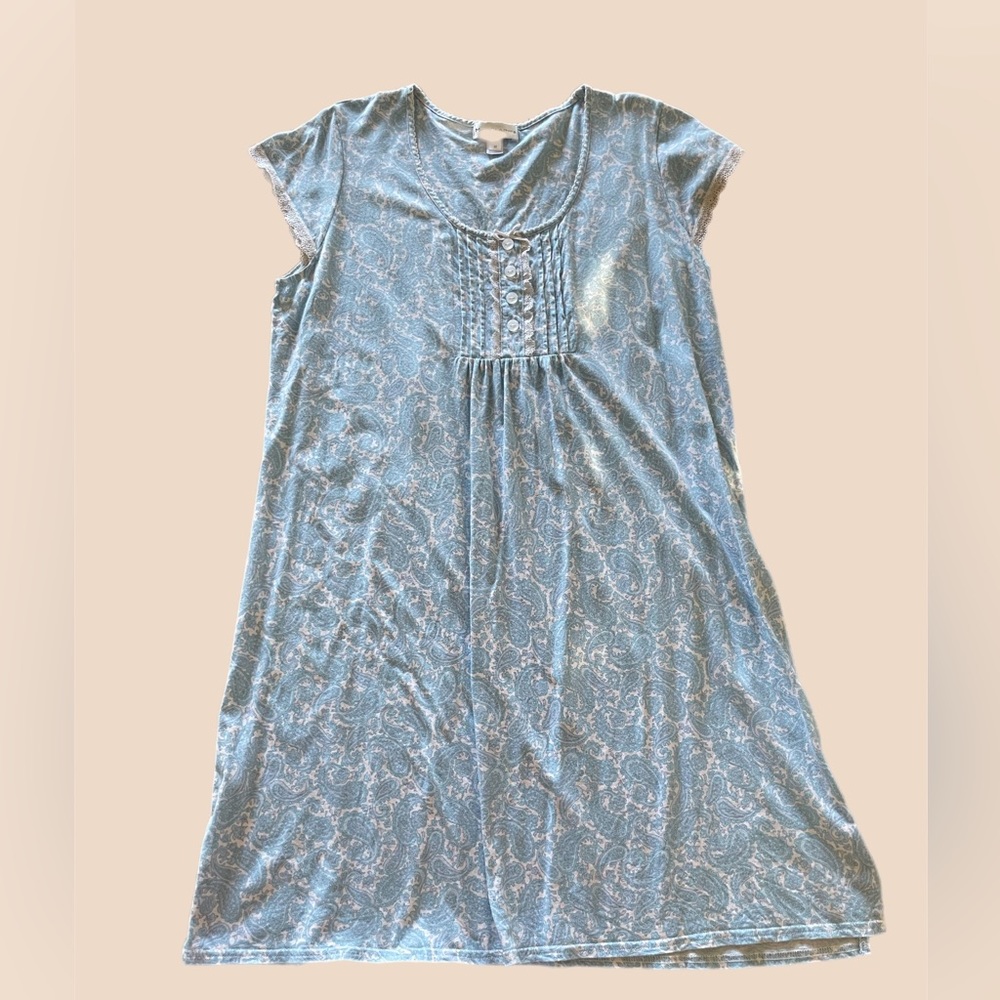 Miss Elaine night gown size medium